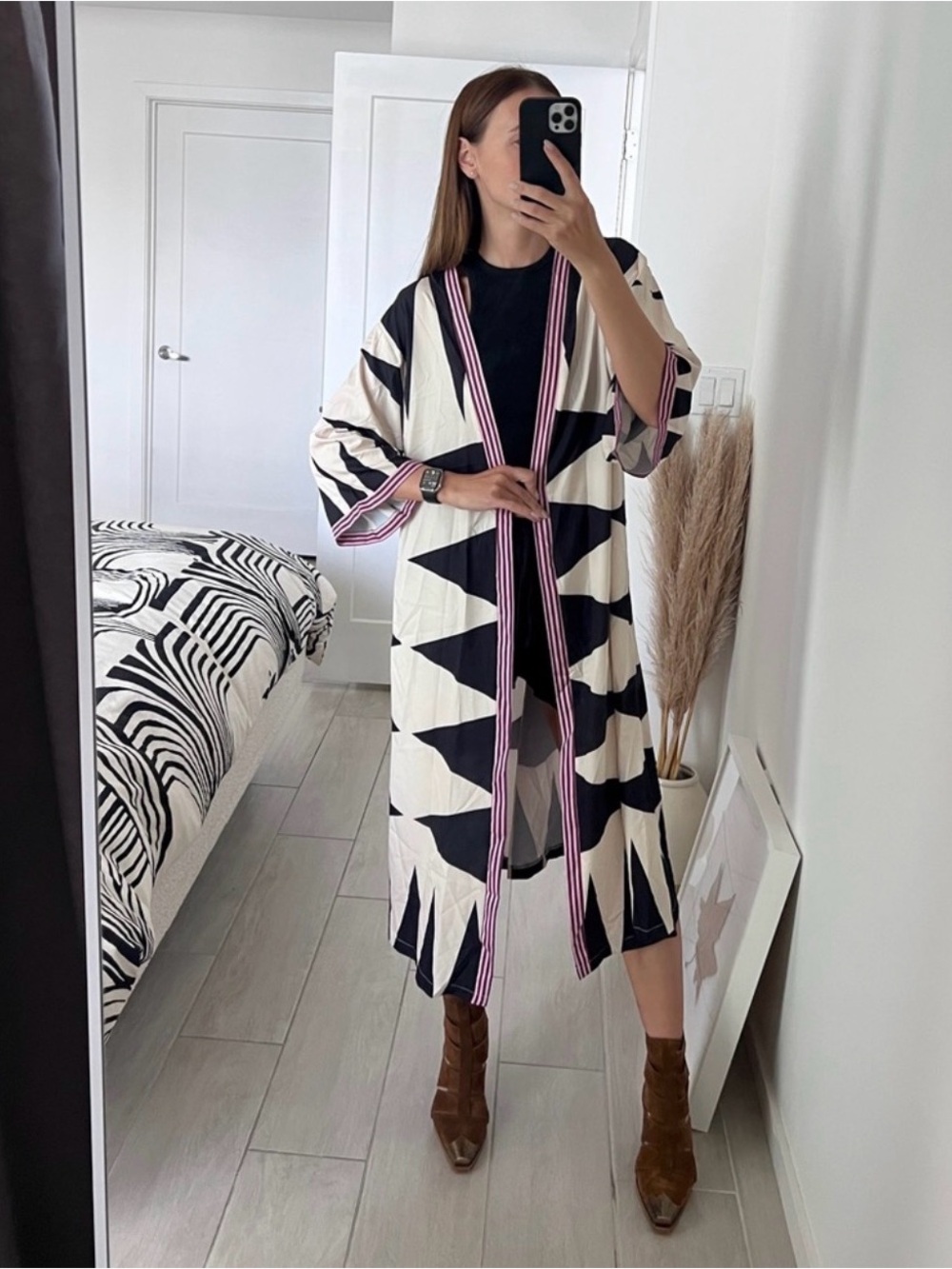 Geometric Black & Cream Long Open Cardigan - Picture 3 of 8